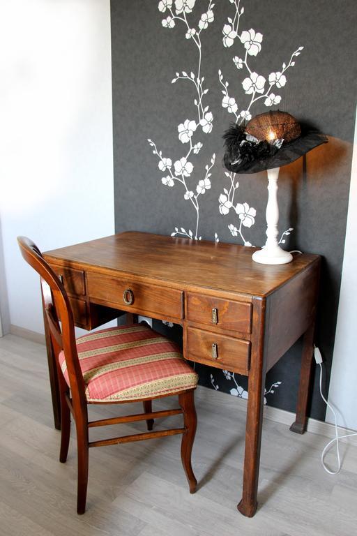 En Bord De Seine Bed & Breakfast Duclair Ruang foto