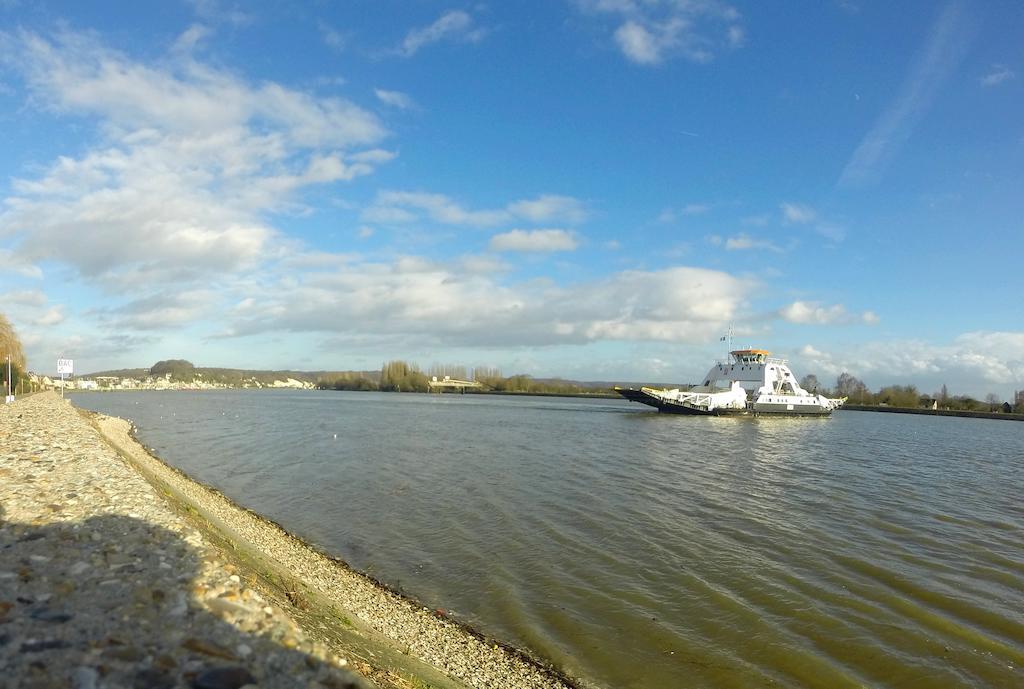 En Bord De Seine Bed & Breakfast Duclair Bagian luar foto